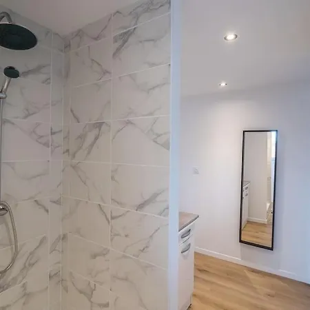 L'usine - Centre Apartment